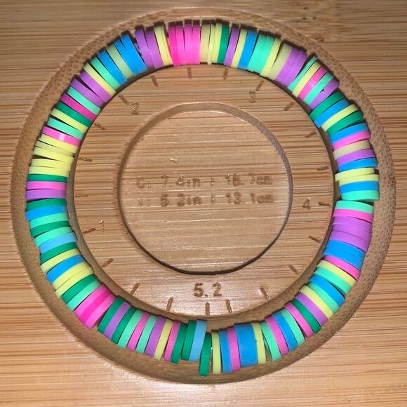 5.2 Handmade‎ Set Of Clay Bead Bracelets - Picture 3 of 5